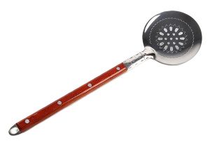 Шумовка плоская 40см, ручка дерево